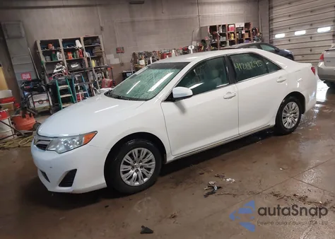 2012 Toyota Camry Base z USA, uszkodzony, nr VIN 4T4BF1FK1CR199502